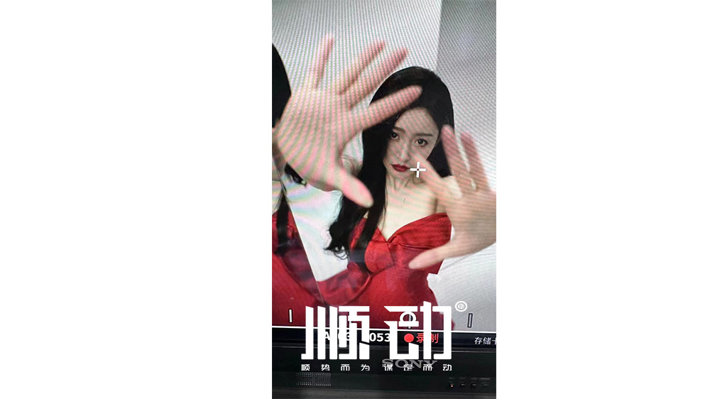 順動拍攝張?zhí)鞇哿謨?nèi)廣告片花絮 順動拍攝張?zhí)鞇哿謨?nèi)廣告片花絮